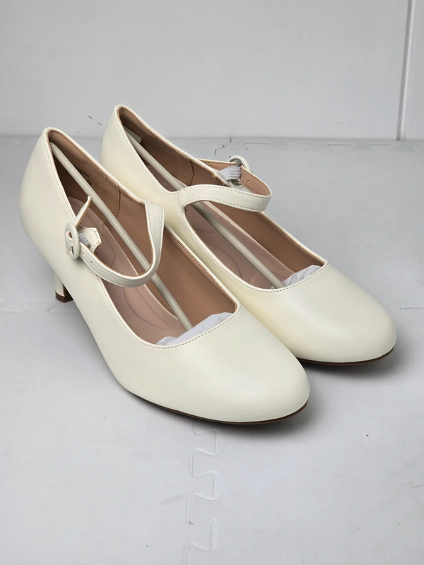 White Women Close Toe Dress Pumps Shoes