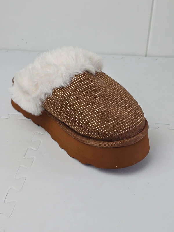 Women's Non-Slip Faux Fur Comfy Winter Outdoor Slippers